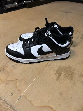 Nike Black and White Pandas Low-Top Sneakers—BARELY WORN